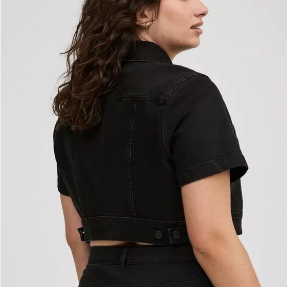 NWT Denim Short Sleeve Cropped Trucker Torrid 1 - Picture 3 of 5